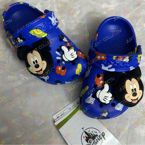 NWT Crocs Disney Park Mickey Mouse Classic Kids Clogs - Picture 1 of 9